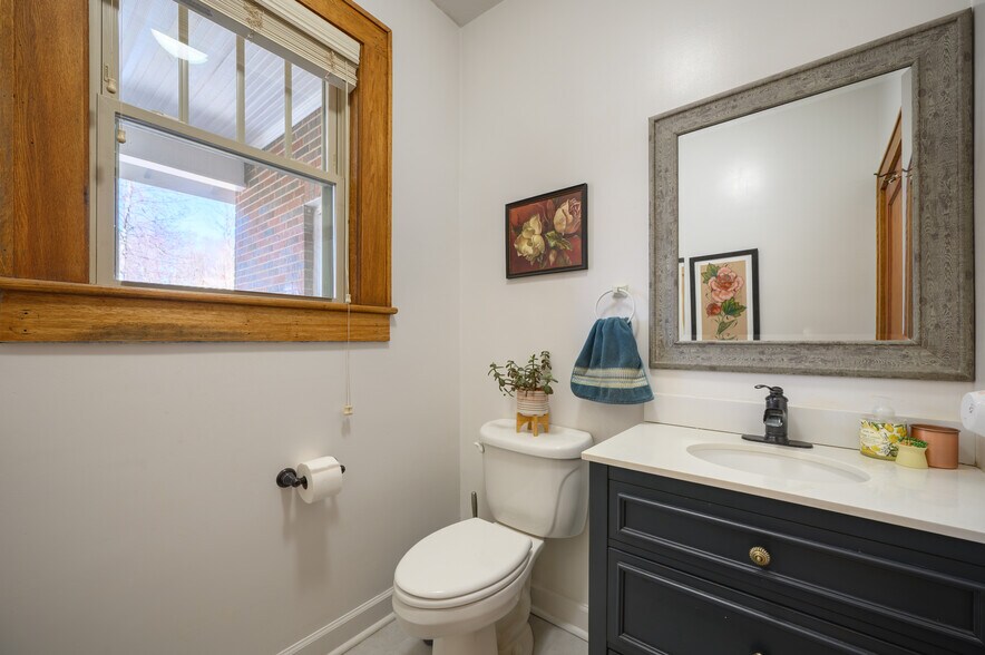 More Photos Of 132 Christiansburg Pike NE, Floyd Flex For Sale