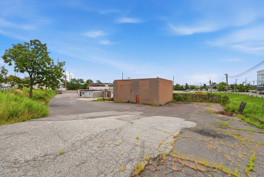More Photos Of 21 Highway 17, East Rutherford Industrial For Lease