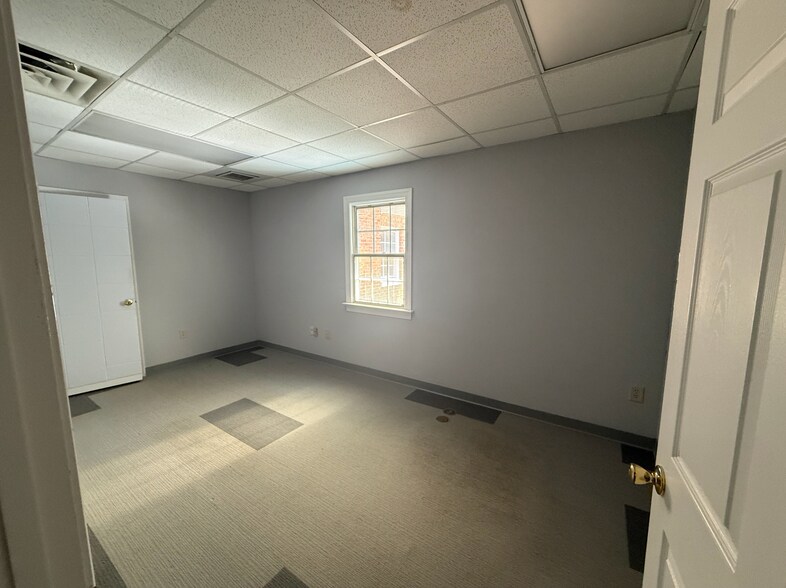 More Photos Of 601-623 Emancipation Hwy, Fredericksburg Medical For Sale