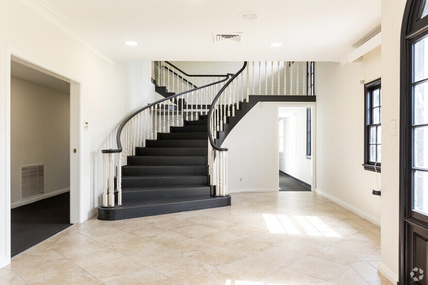 More Photos Of 619 S Prairie Ave, Inglewood Loft Creative Space For Lease