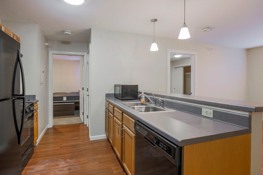 More Photos Of 3001 W Cart Rd, Richmond Apartments For Sale