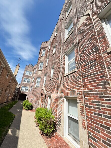 More Photos Of 7914 S Dobson Ave, Chicago Apartments For Sale