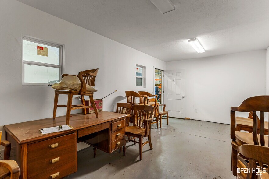 More Photos Of 2813 Central Fwy E, Wichita Falls Industrial For Sale
