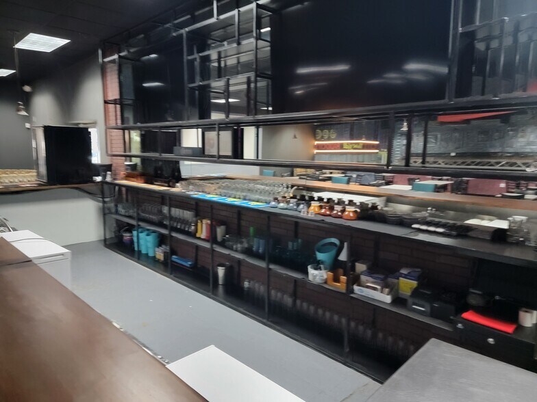 More Photos Of 186 N Grand Ave, Nogales Restaurant For Lease