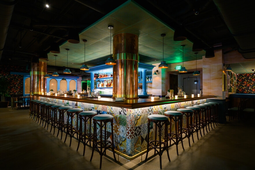 More Photos Of 1200 Ocean Dr, Miami Beach Hotel For Lease