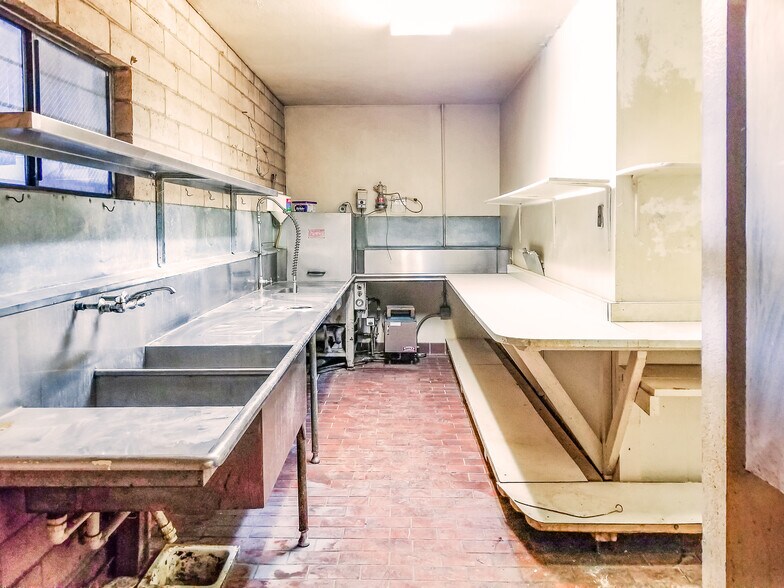 More Photos Of 2147-2159 N Texas St, Fairfield Restaurant For Lease