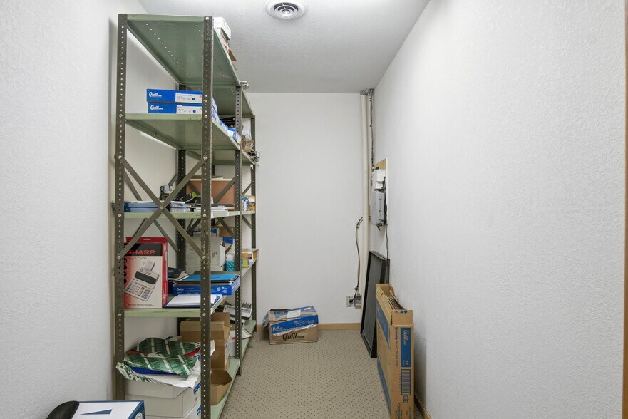 More Photos Of 8007 Industrial Park Ln, Atchison Industrial For Sale