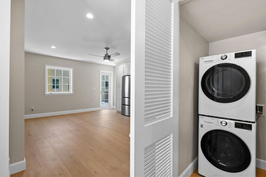 More Photos Of 212 Oleander Ave, Palm Beach Apartments For Sale