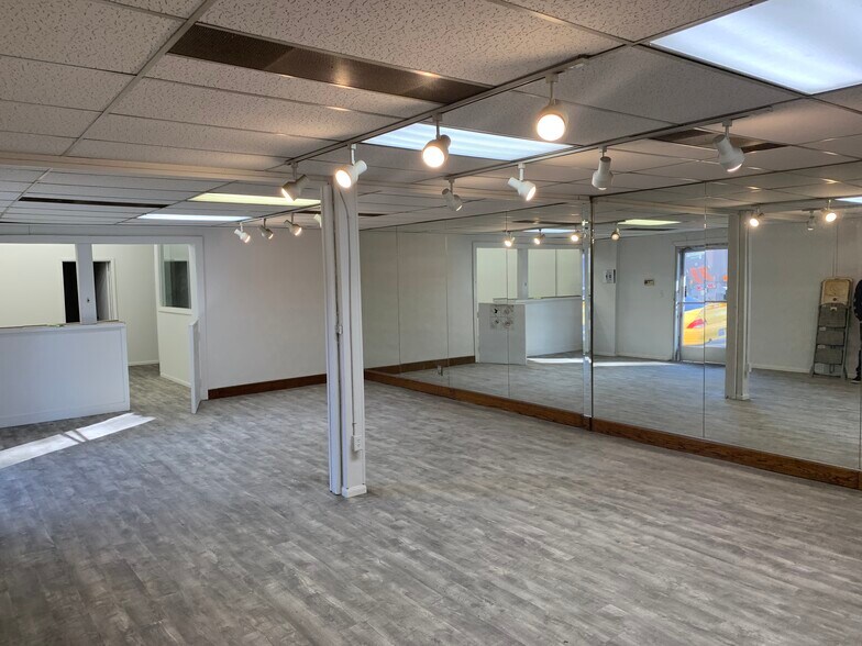 More Photos Of 425 E 58th St, Los Angeles Warehouse For Lease