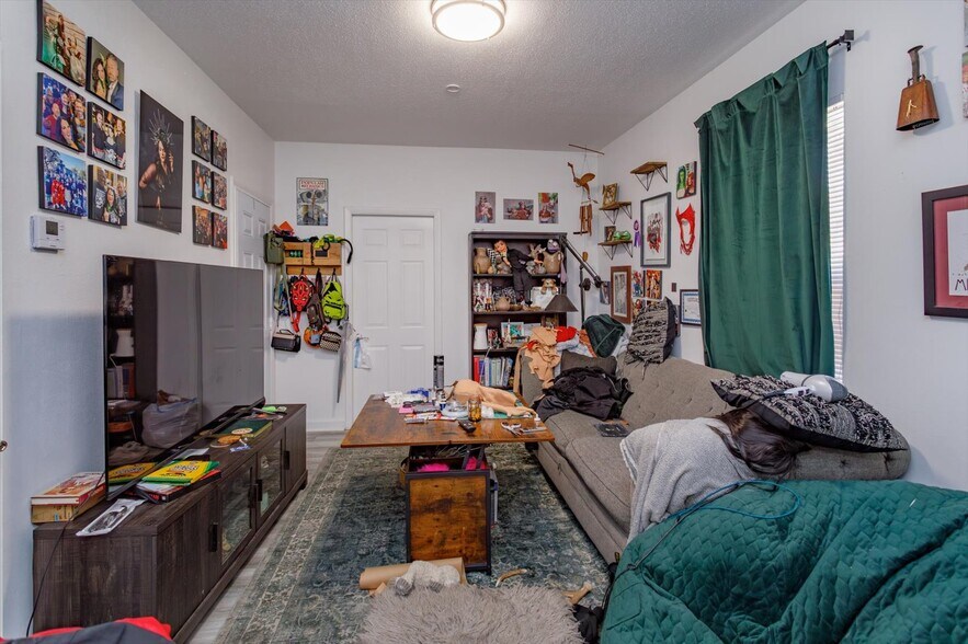 More Photos Of 37 Hill Ave, Orlando Flex For Sale