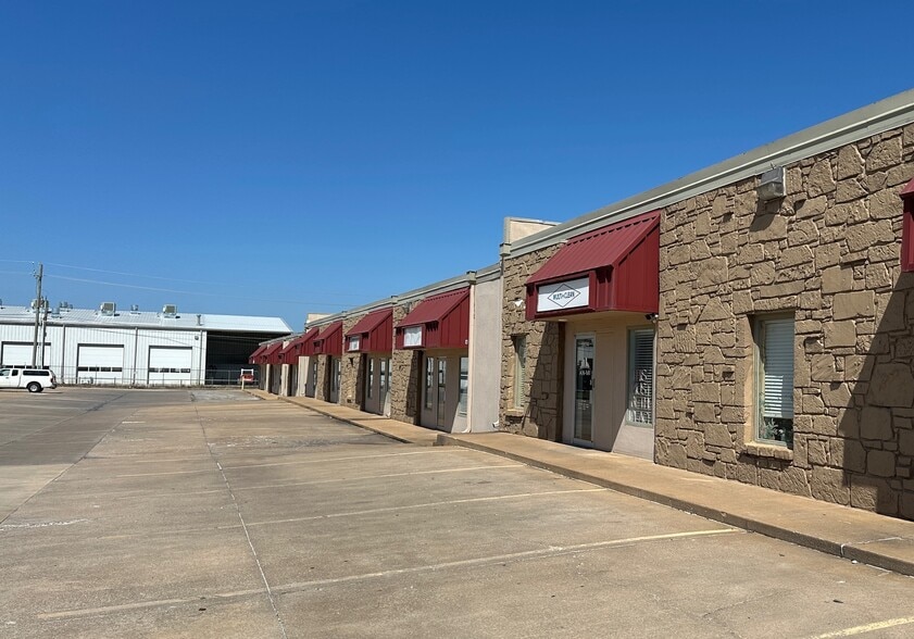 More Photos Of 5802-5888 S 129th Ave, Tulsa Unknown For Lease