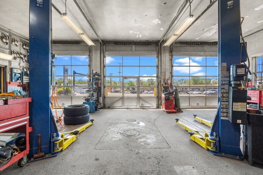 More Photos Of 2304 Huntingdon Pike, Huntingdon Valley Auto Repair For Sale