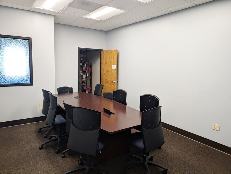 More Photos Of 19 Field Ln, Belmont Warehouse For Lease