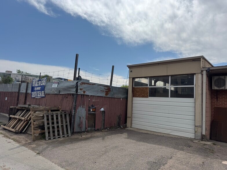 More Photos Of 1937 S Bannock St, Denver Warehouse For Lease