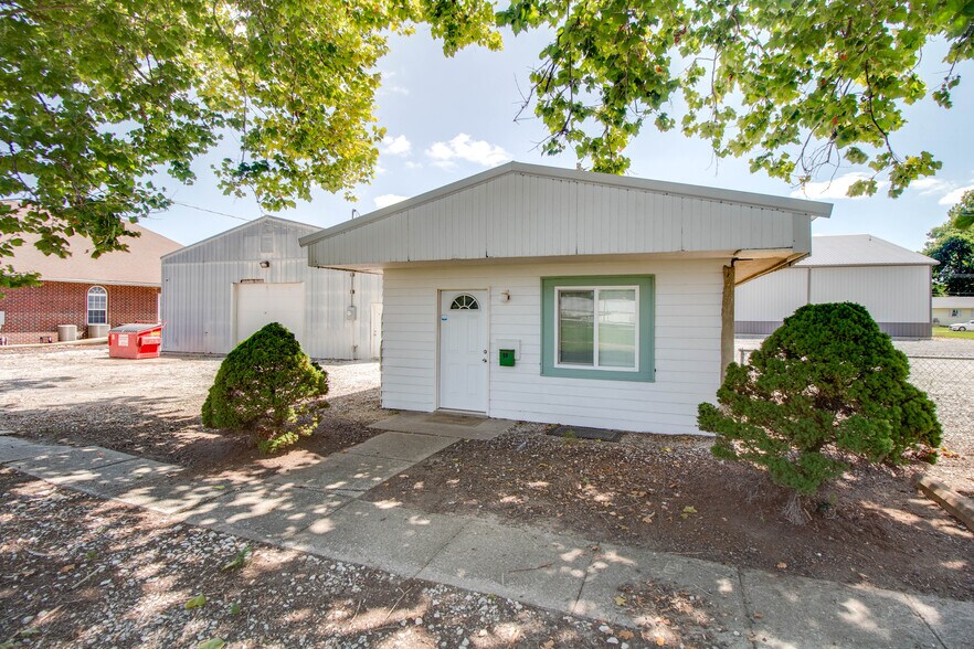 Primary Photo Of 98 Curtis St, Jerseyville Flex For Sale