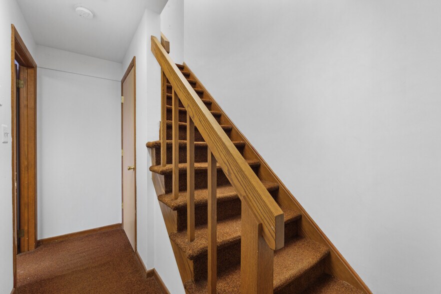 More Photos Of 328 Green Pond Rd, Hibernia Office Residential For Lease