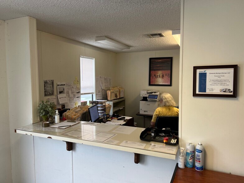 More Photos Of 735 N Fairfield Dr, Pensacola Industrial For Sale