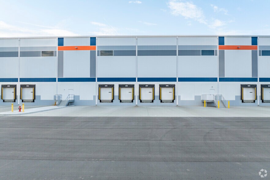 More Photos Of Overlook 85, Kannapolis Distribution For Lease