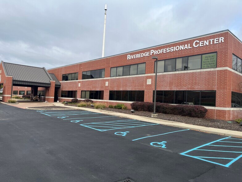 Primary Photo Of 18077 River Rd, Noblesville Medical For Lease