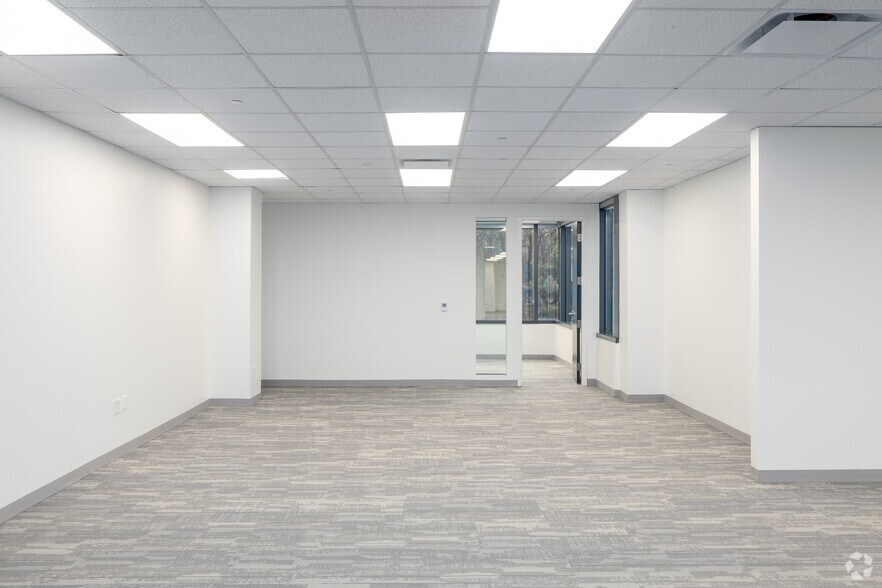 More Photos Of 100 Enterprise Dr, Rockaway Office For Lease