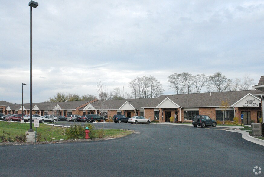 More Photos Of 820 E Terra Cotta Ave, Crystal Lake Office For Sale