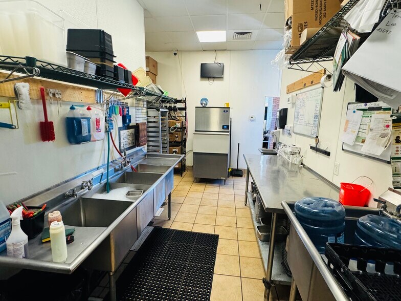 More Photos Of 321 N 2nd E, Rexburg Fast Food For Sale