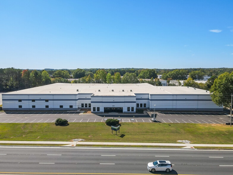 Primary Photo Of 401 Thornton Rd, Lithia Springs Distribution For Lease