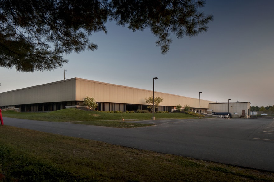 More Photos Of 45 Commerce Dr, Augusta Office For Lease