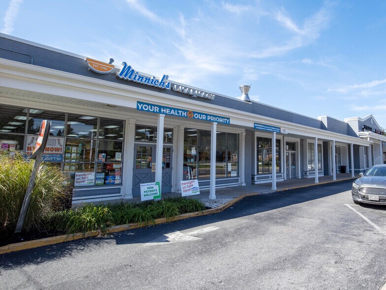 More Photos Of 928-976 S George St, York Unknown For Lease