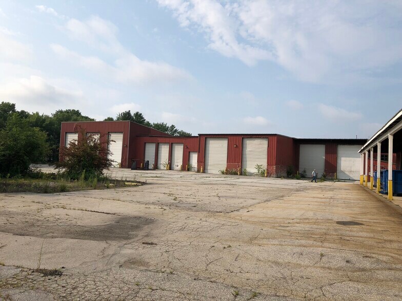 More Photos Of 18 Water Works Dr, Hooksett Warehouse For Lease
