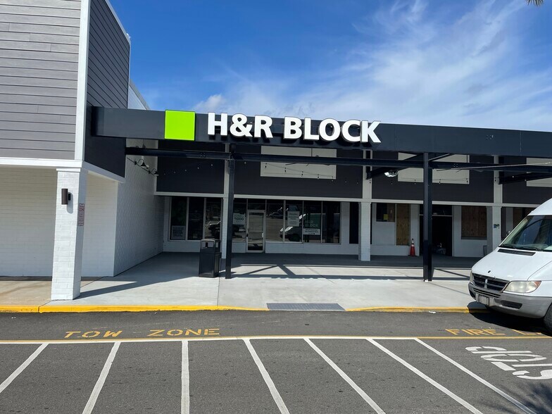 More Photos Of 5060 Dorchester Rd, North Charleston General Retail For Sale