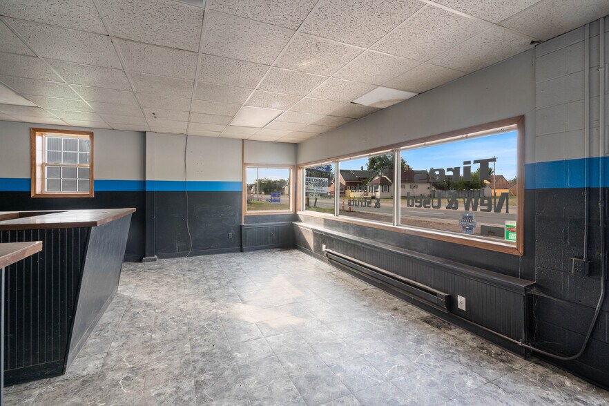 More Photos Of 4001 E 2nd St, Superior Auto Repair For Sale