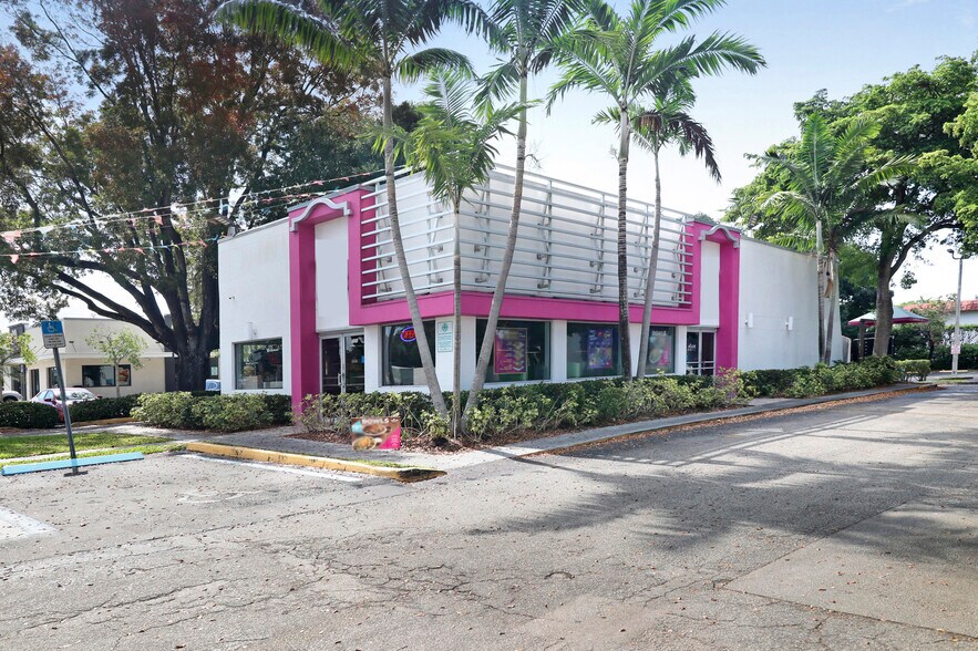 More Photos Of 750 W Sample Rd, Pompano Beach Fast Food For Lease