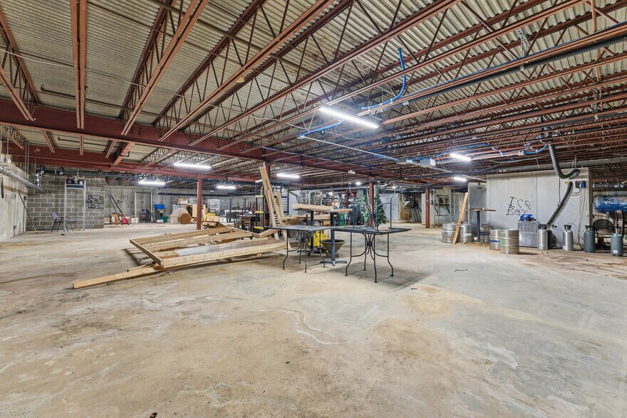More Photos Of 827 Williams St, Longmeadow Restaurant For Lease
