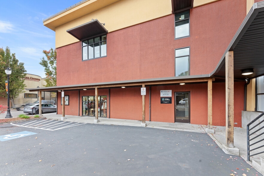 More Photos Of 900 Main St, Oregon City Storefront Retail Office For Lease