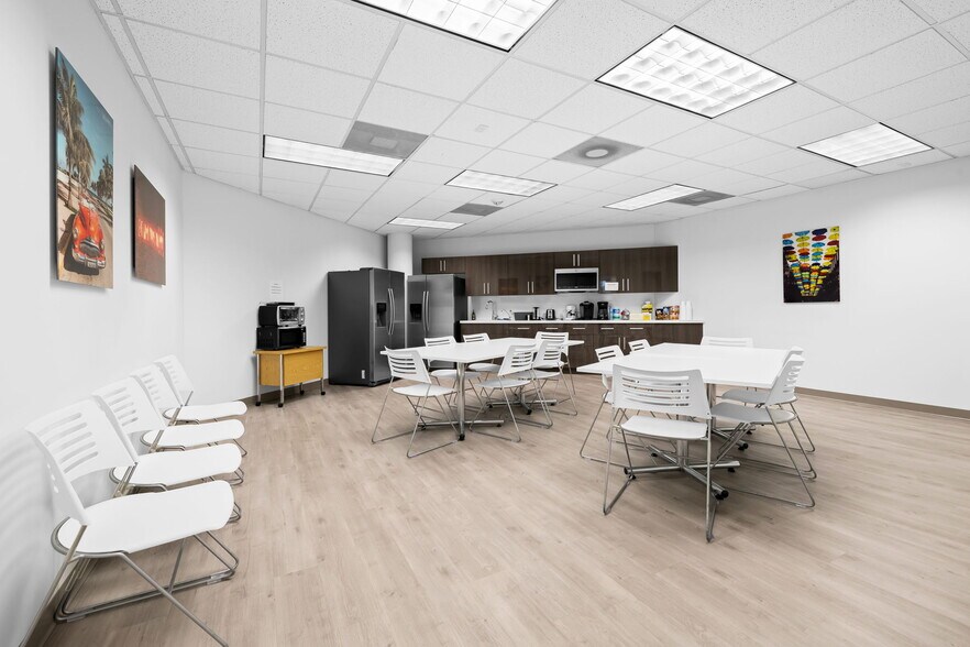 More Photos Of 3333 W Commercial Blvd, Fort Lauderdale Medical For Sale