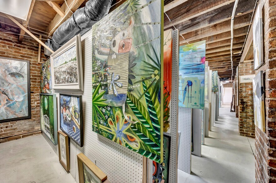 More Photos Of 271 N Front St, Wilmington General Retail For Sale