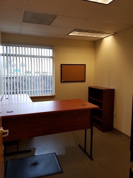 More Photos Of 7200 NE 41st St, Vancouver Office For Lease