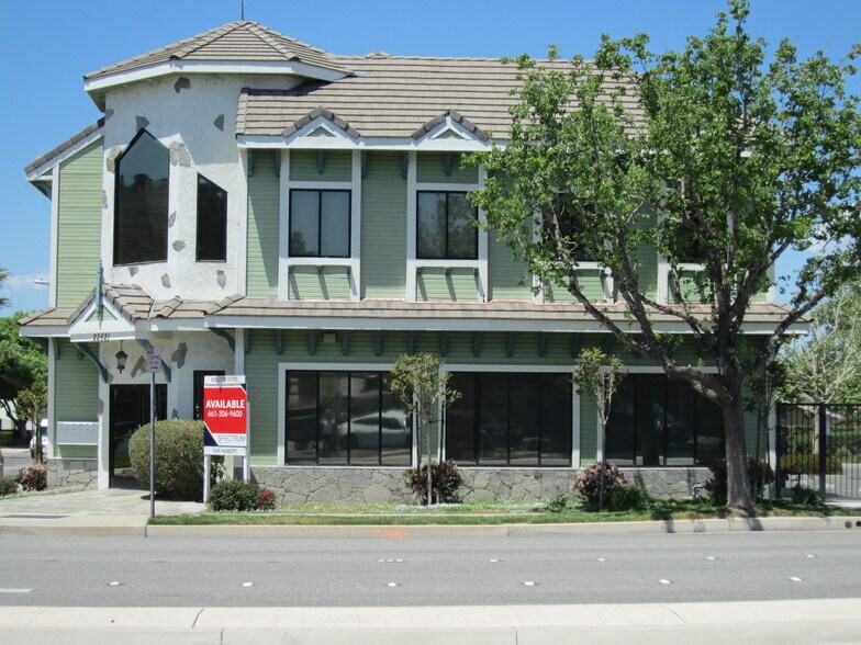 More Photos Of 22621 Lyons Ave, Santa Clarita Medical For Lease