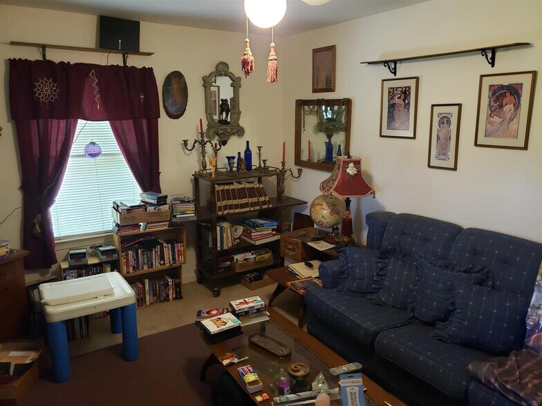 More Photos Of 2487 US Highway 211 W, Luray Storefront For Sale