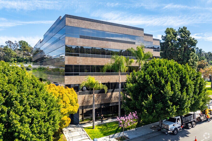 More Photos Of 3330 Cahuenga Blvd W, Los Angeles Office For Sale