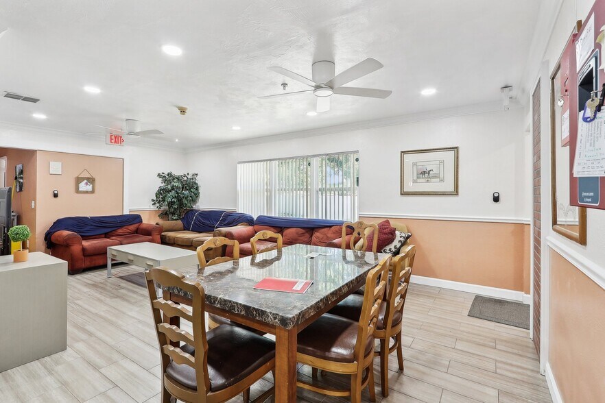 More Photos Of 201 Rosefield Ave, Leesburg Healthcare For Sale