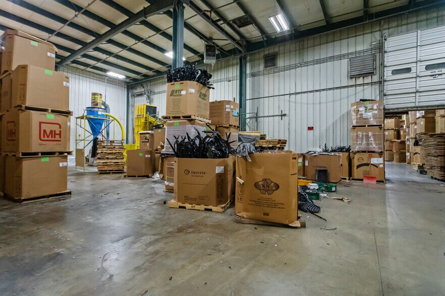 More Photos Of 2317 Washington St, Kokomo Warehouse For Sale