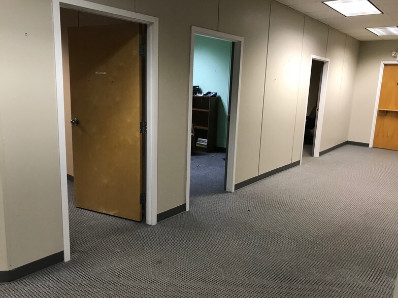 More Photos Of 1412-1418 MacCorkle Ave SW, Charleston Storefront For Lease
