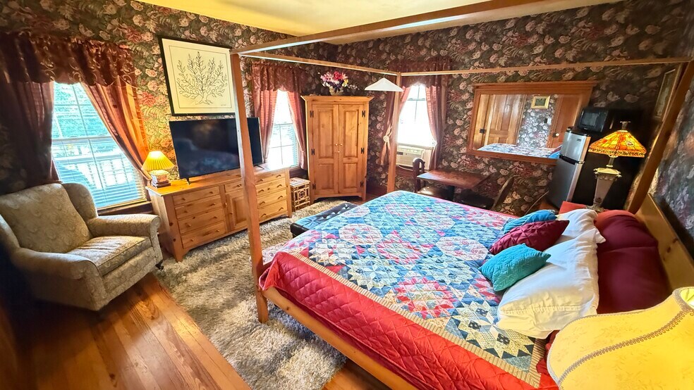 More Photos Of 87 Milanville Rd, Beach Lake Hotel For Sale