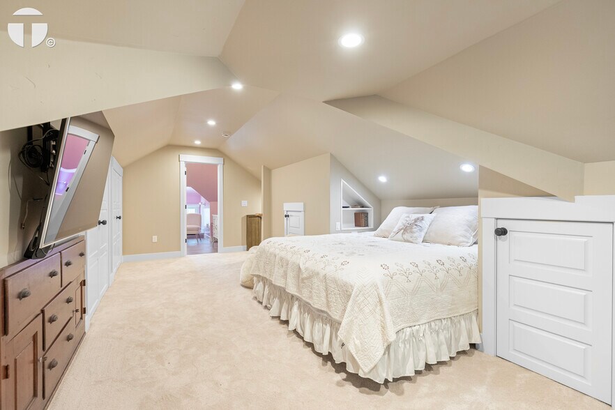 More Photos Of 2220 Capitol Ave, Sacramento Apartments For Sale