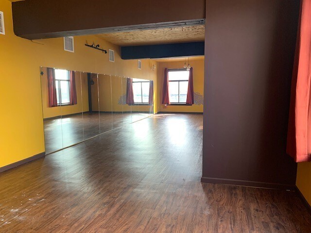 More Photos Of 505-511 5th St, Sioux City Office For Sale