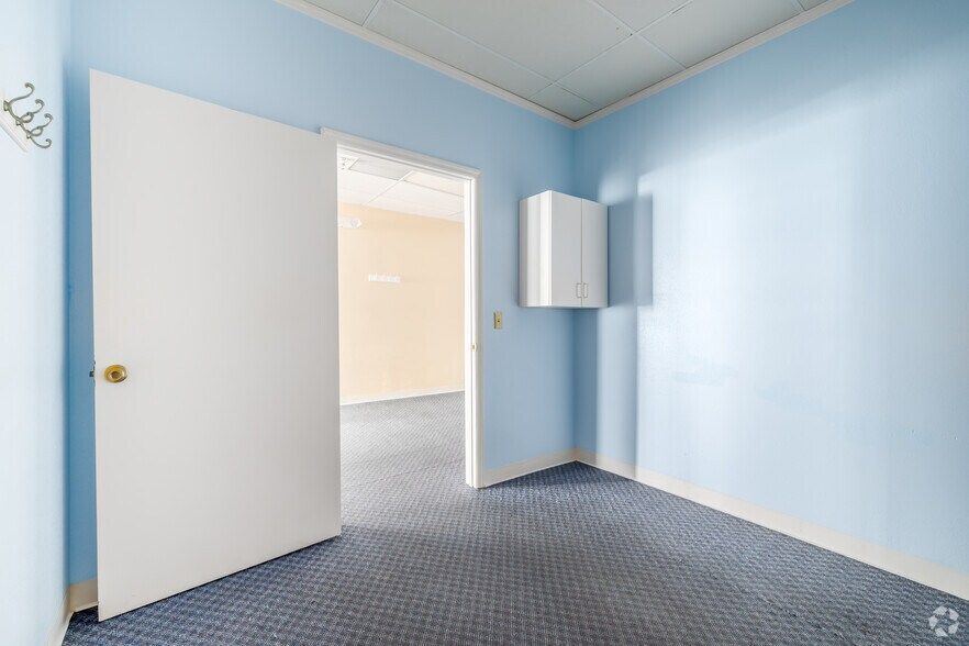 More Photos Of 4901 E Silver Springs Blvd, Ocala Unknown For Lease