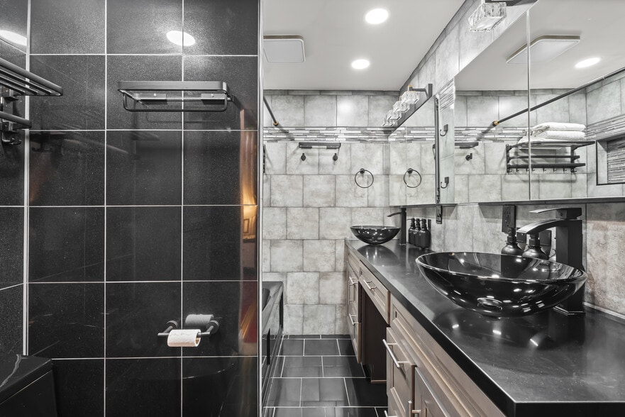 More Photos Of 2366 Main St, Ramona Office For Sale