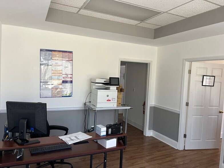 More Photos Of 1009 Milstead Ave, Conyers Office For Lease